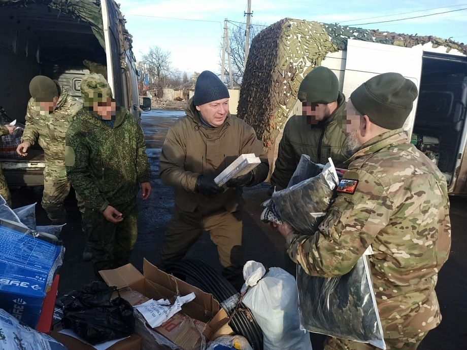 Камаев отвез бойцам в зону СВО сварочные аппараты и одежду