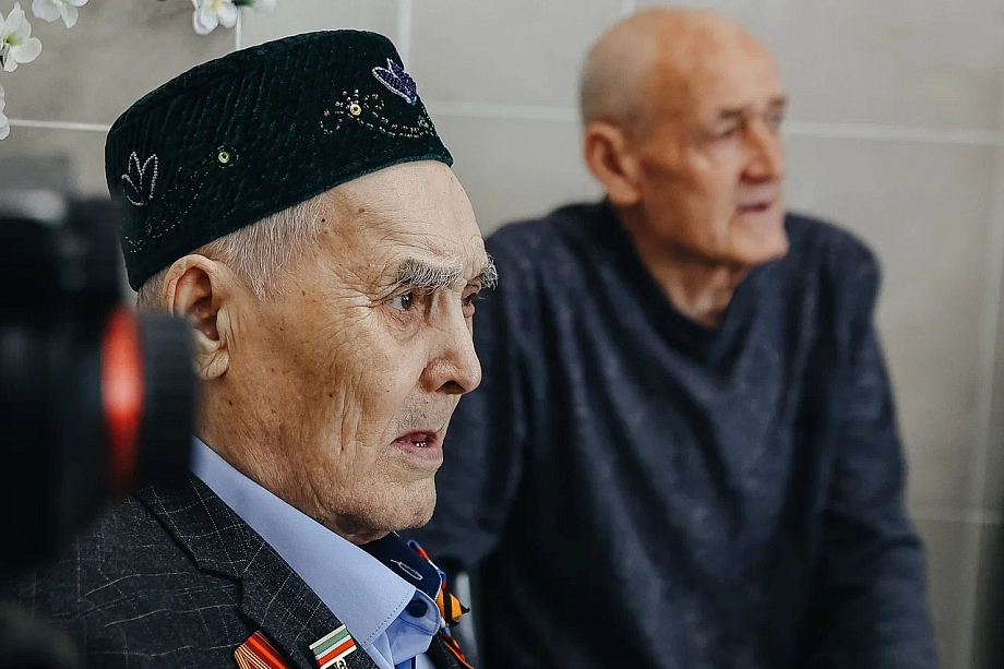 «Ваши внуки выполняют свой воинский долг. Ничуть не хуже» - Магдеев ветеранам