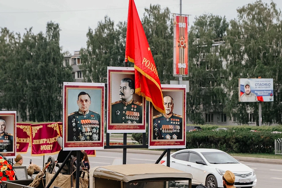 Фото: в Челнах в День памяти и скорби зажгли сотни свечей