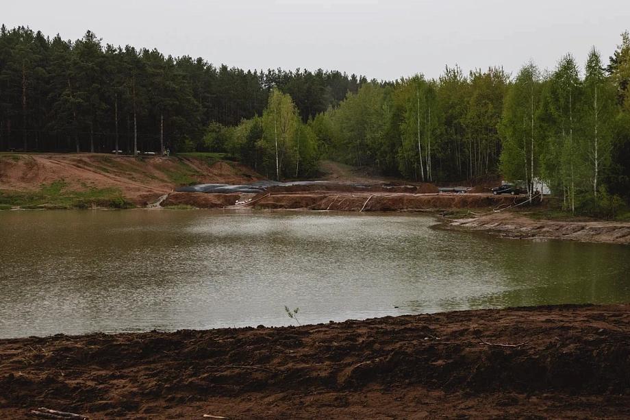 Начался второй этап очистки озера в парке «Прибрежный» (фото)