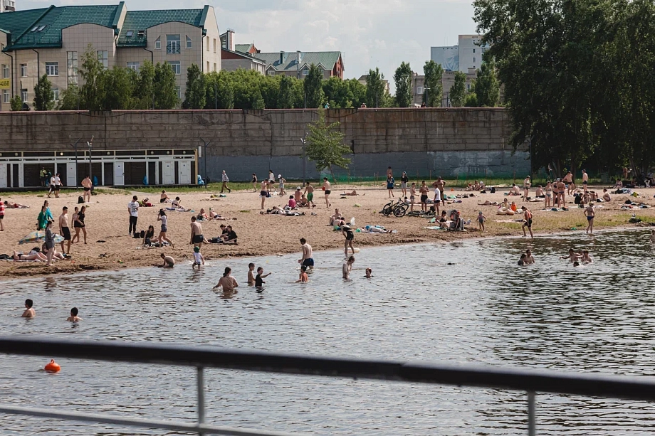 Фото: как в Челнах из-за аномальной жары оккупировали пляжи