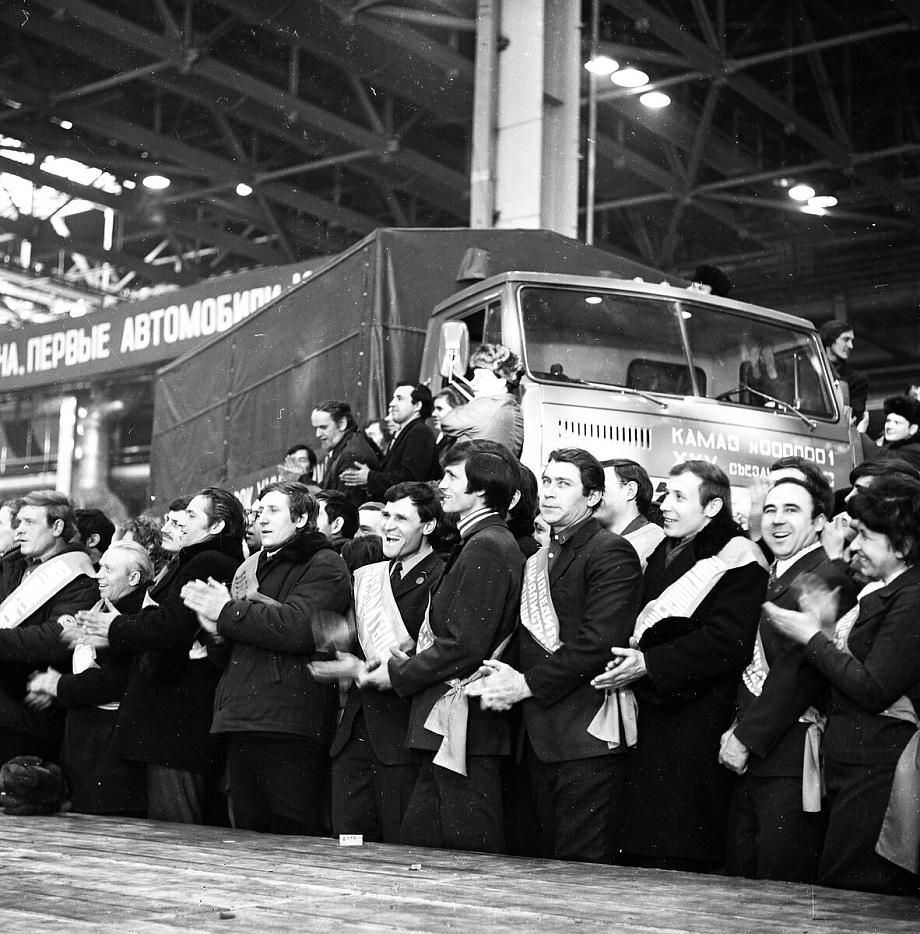 В Челнах сегодня празднуют 50‑летие со дня выпуска первого грузовика КАМАЗ