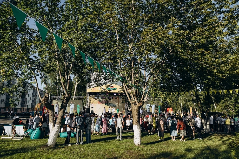 Фото: что показали Рустаму Минниханову на празднике двора в Челнах