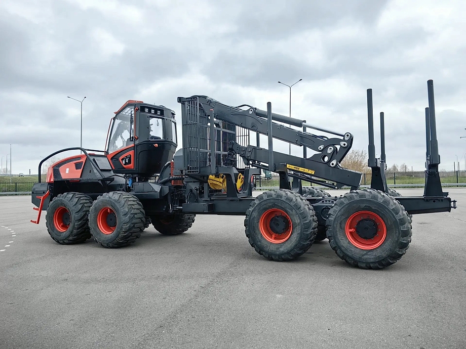 «КАМАЗ» показал технику, разработанную для лесозаготовок взамен импортной