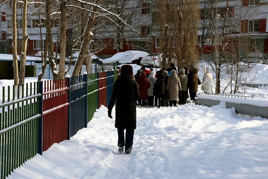 «Куда смотрят наши депутаты?! Жириновского нет, он бы всем сказал. Не дадим поставить вышку!»