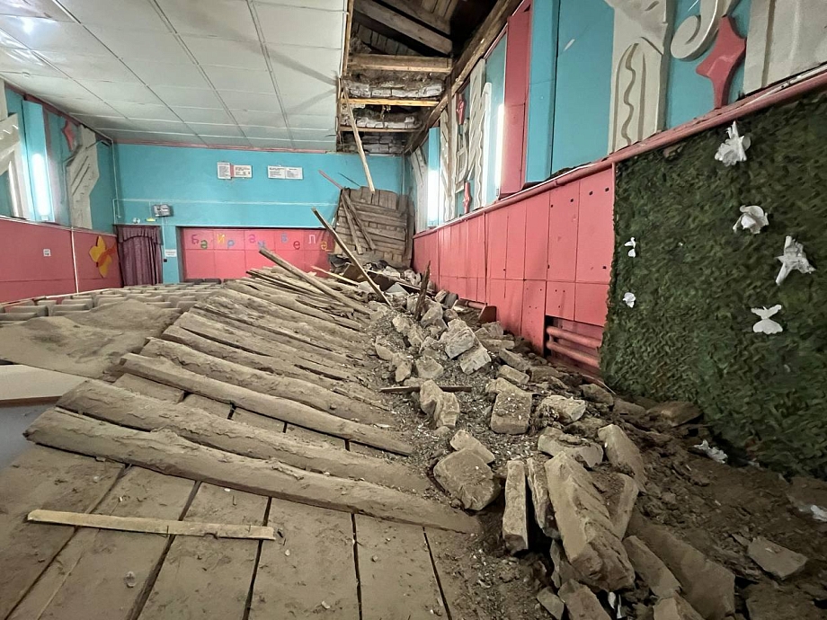 Прокуратура показала, как выглядит сельский ДК, где обвалилась крыша (фото)