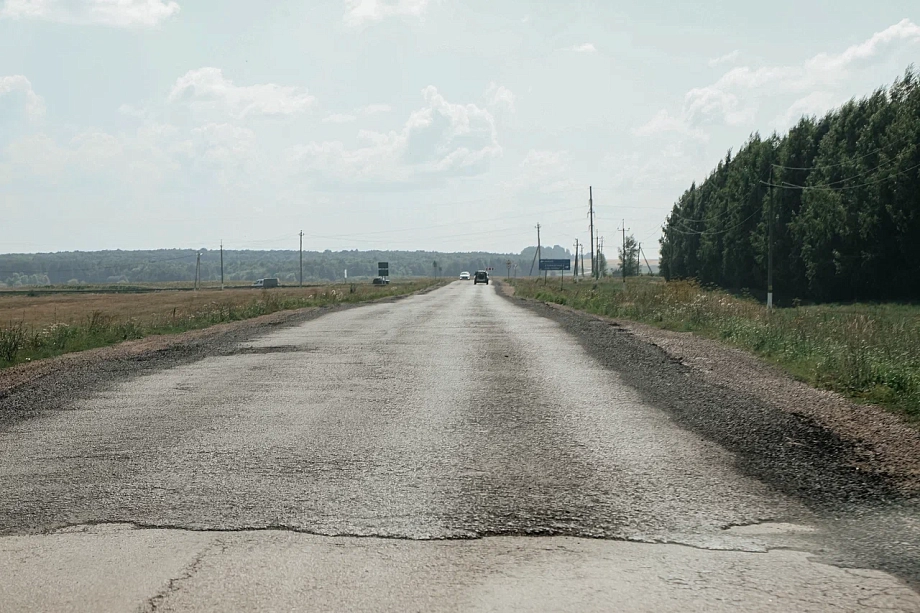 Фото: как отремонтировали дорогу до Калмаша, на которую жаловались жители