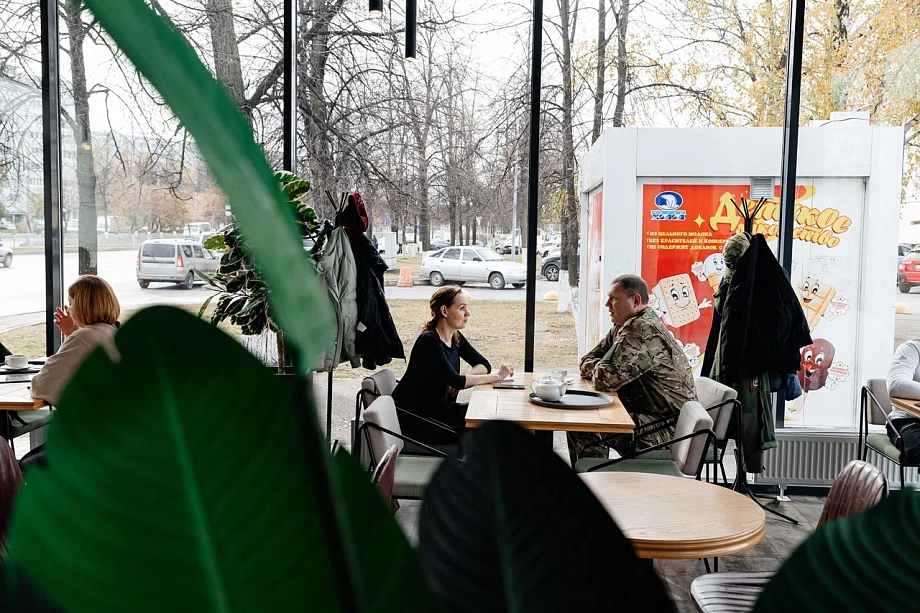 «На детей было жалко смотреть. Деревушка рядом с нами, где бегают мальчики, девочки - у них нет детства»