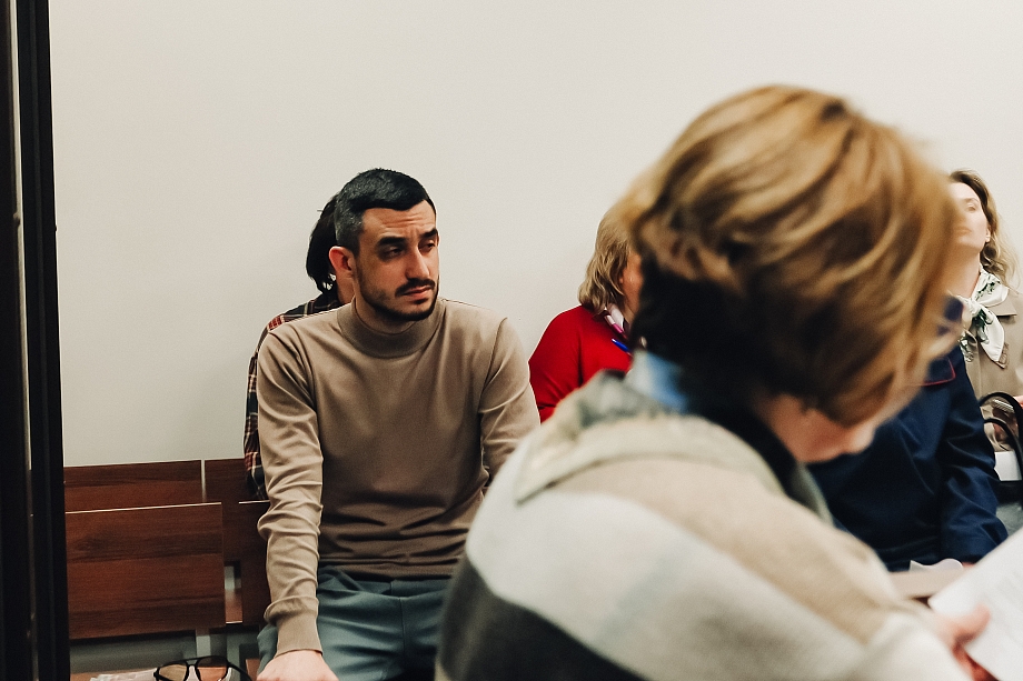 Полицейского Зарипова, подозреваемого по делу о взятке, не стали арестовывать Полицейского Зарипова, подозреваемого по делу о взятке, не стали арестовывать