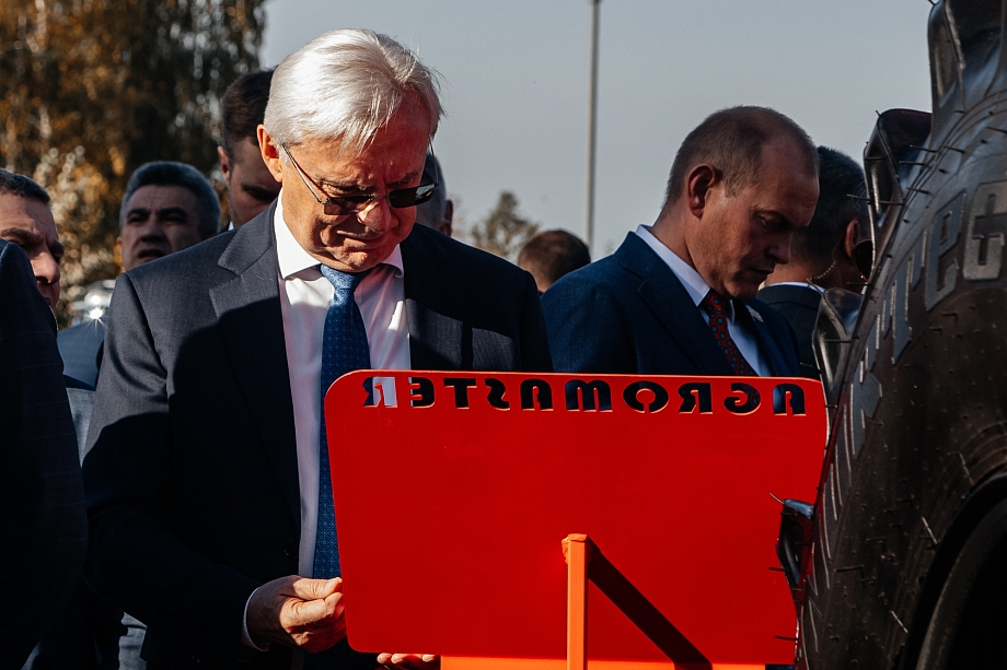 «КАМАЗ» не намерен следовать тенденциям серого сегмента. Такие машины разрушают дороги»