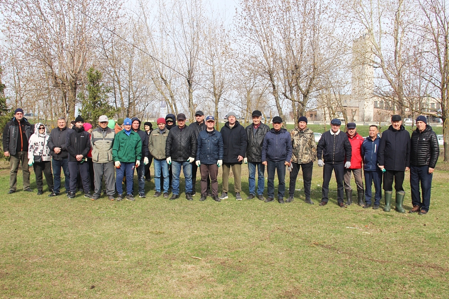 Сотрудники ГК «Профит» и депутат Мингалимов привели в порядок парки