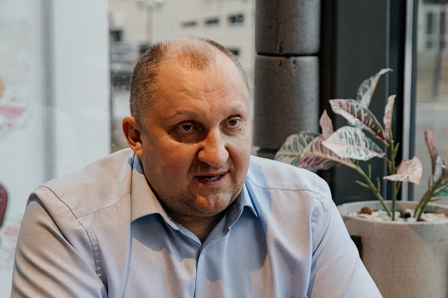 «Город меня удивил. Даже в тот момент, когда я впервые его увидел: парки разбиты, все выглядело серым и мрачным...»