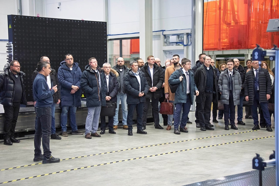 Минпромторг и мусорные операторы оценили новую спецтехнику «КАМАЗа»