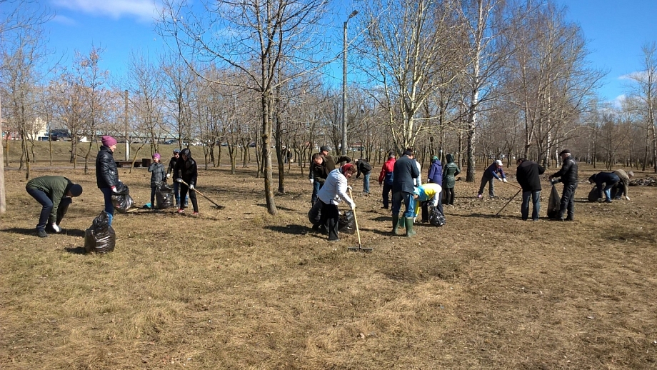 Сотрудники ГК «Профит» и депутат Мингалимов привели в порядок парки