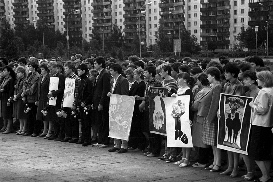Фото: как в Челнах 40 лет назад проходил митинг в День памяти и скорби Фото: как в Челнах 40 лет назад проходил митинг в День памяти и скорби