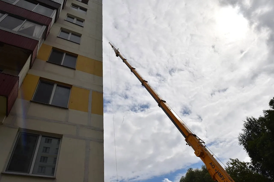 Беляев показал ход ремонта дома, пострадавшего от атаки БПЛА (фото)