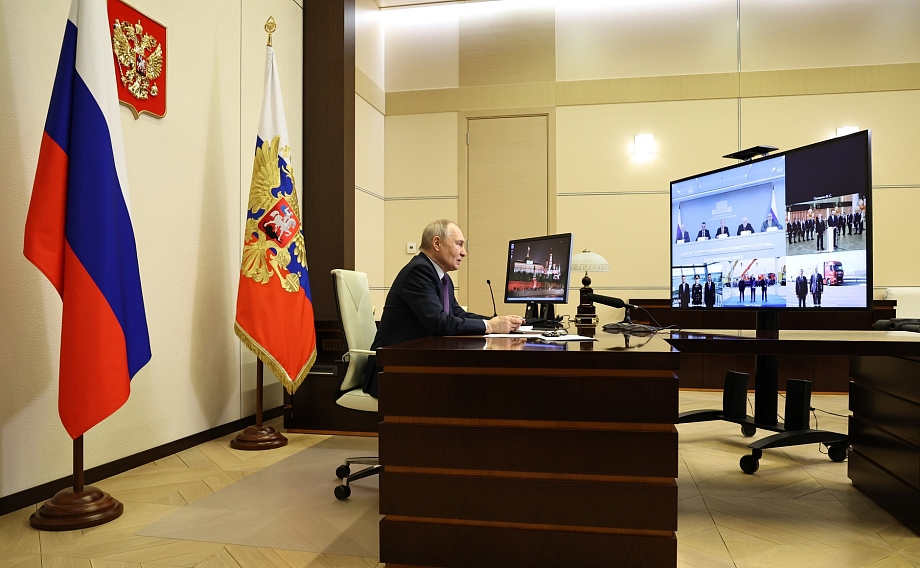 Владимир Путин запустил первый беспилотный КАМАЗ по трассе М-12