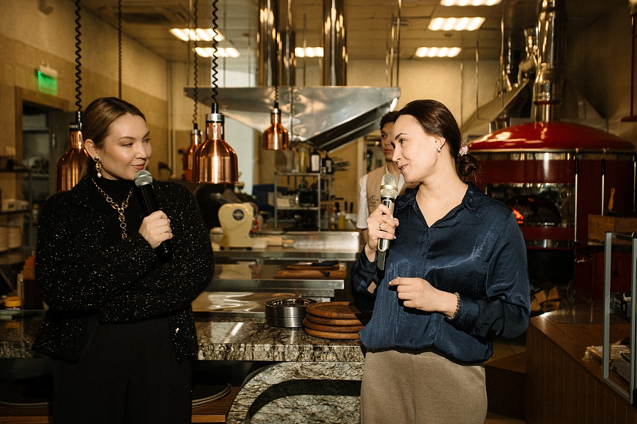 Разговор на бизнес-завтраке Дариной закончился битьем посуды