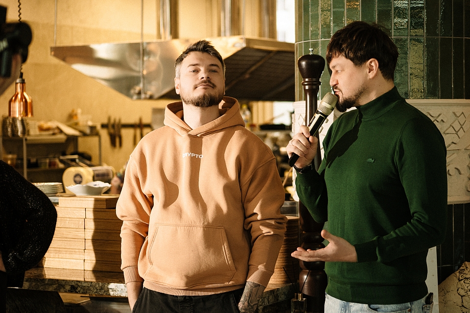 Разговор на бизнес-завтраке Дариной закончился битьем посуды