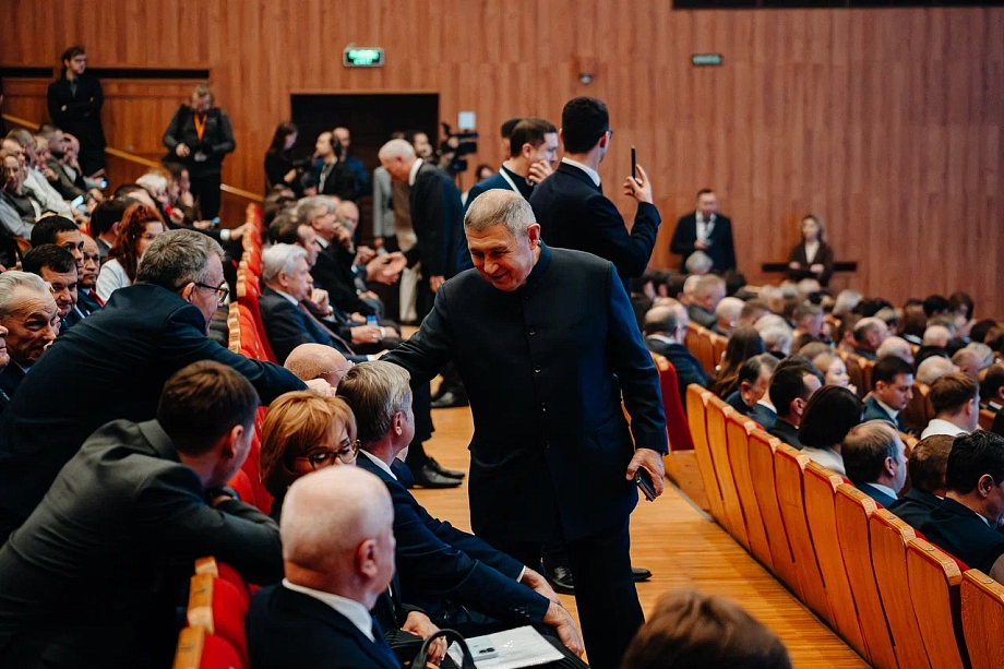 «Республика по праву является передовым промышленным регионом. Сегодня трудовые коллективы достойно решают поставленные задачи»