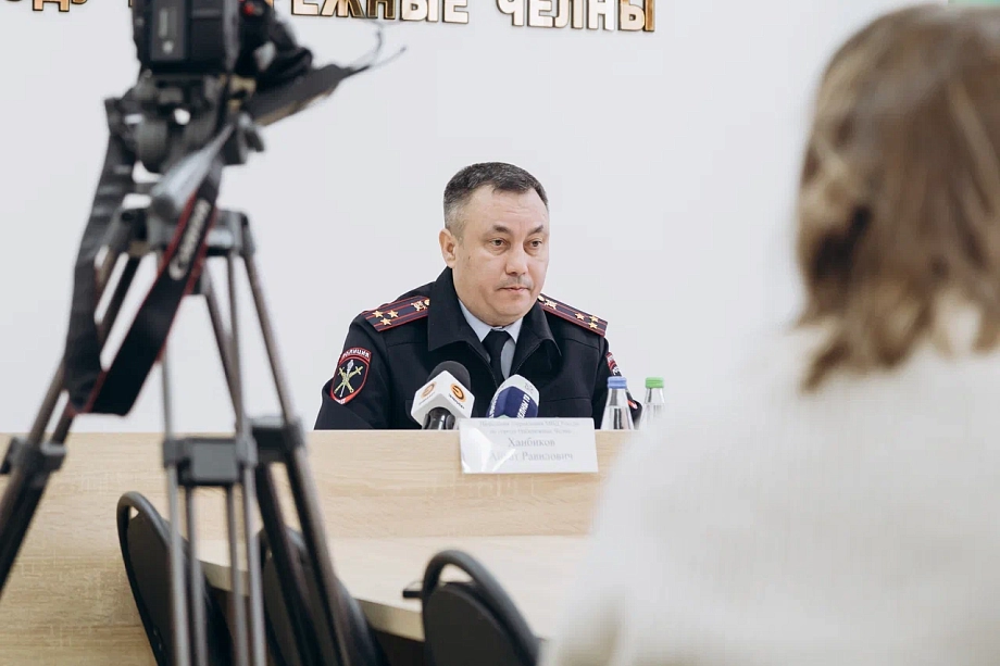 «Кадровый голод сейчас везде. У нас он тоже есть – более 30% некомплекта. Самый незащищенный – сержантский состав» «Кадровый голод сейчас везде. У нас он тоже есть – более 30% некомплекта. Самый незащищенный – сержантский состав»