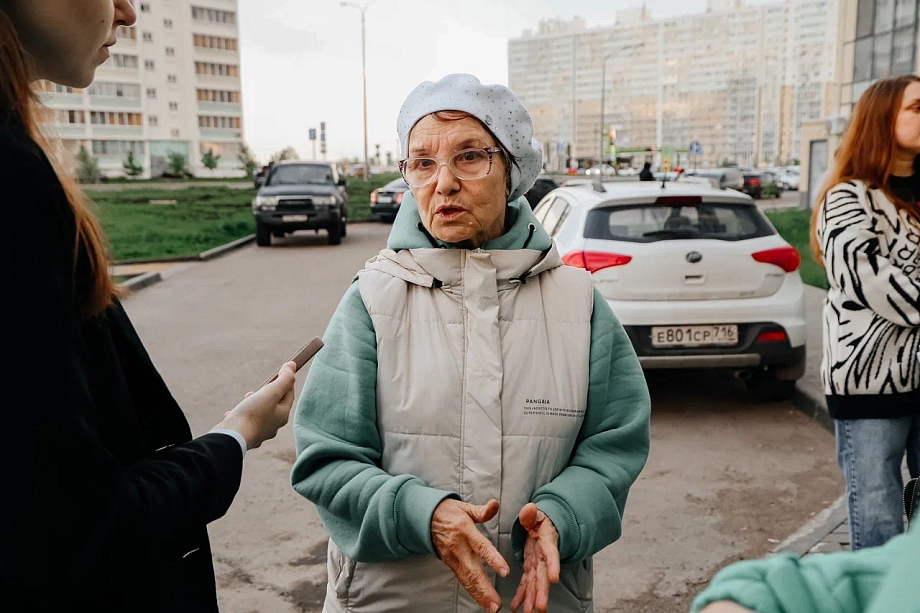 Жители ЖК «Маяк» вышли с бунтом против строительства дома внахлест (фото)