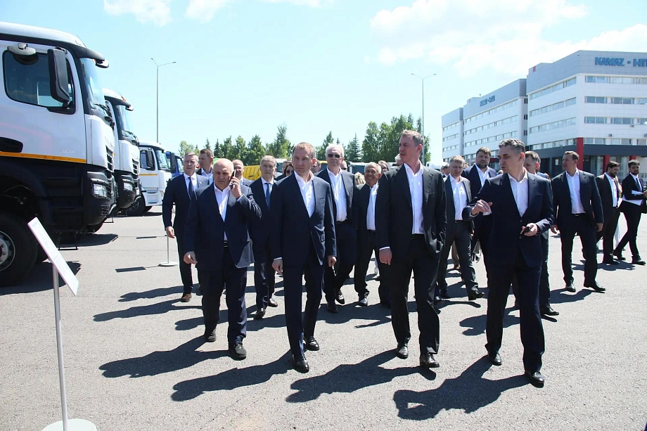 «КАМАЗ» показал вице-премьеру Патрушеву новинки поколения К5