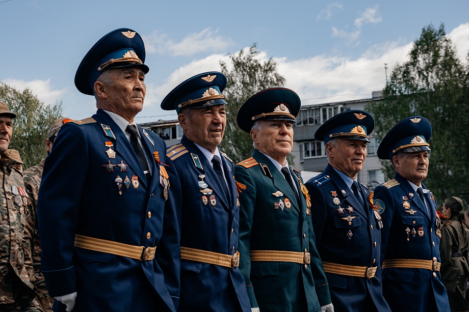 Фото: как прошел парад в честь 81-й годовщины Победы в Челнах