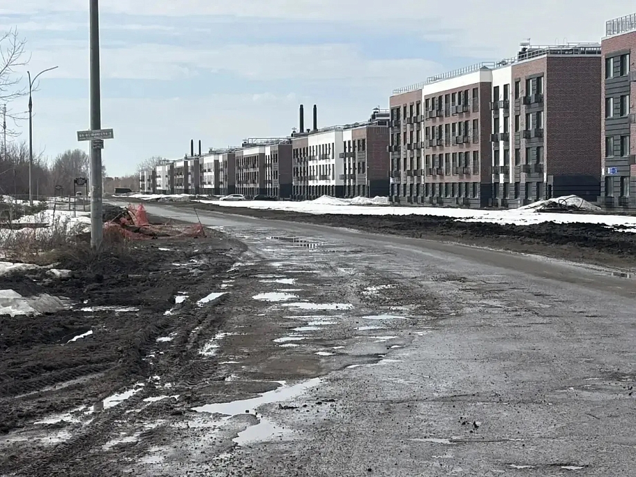 «Заплатка на заплатке»: челнинцы жалуются на состояние улицы Аэродромная
