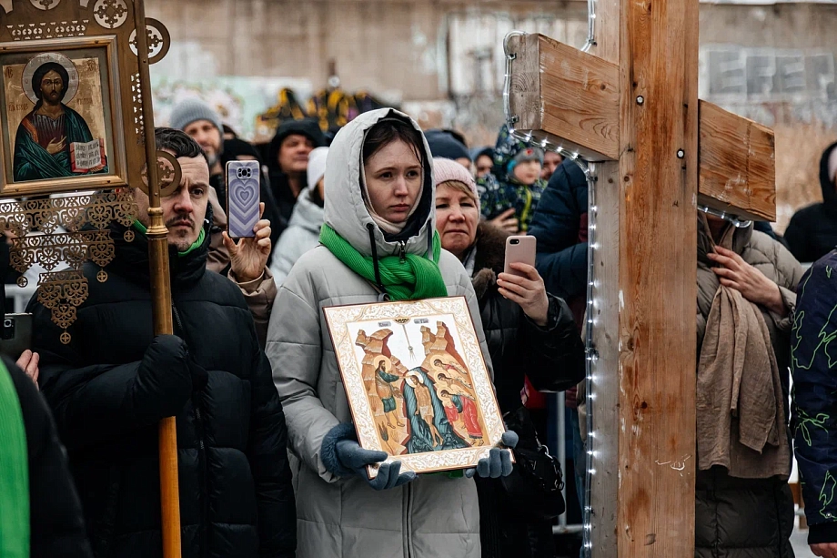 Фото: православные Челнов приняли участие в Крестном ходе