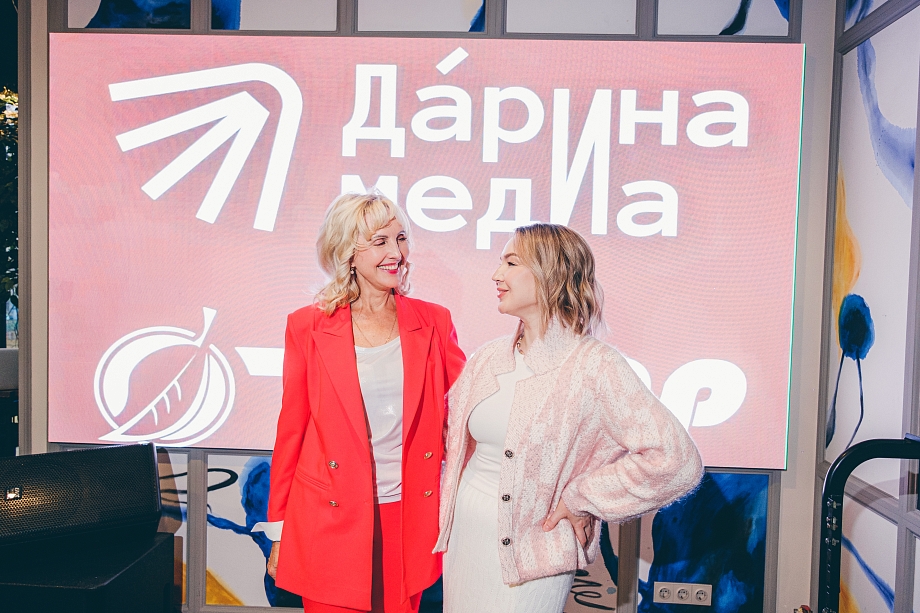 Встреча «Про это» с Тановой: зачем Дарина удалила из зала фотографа и оператора