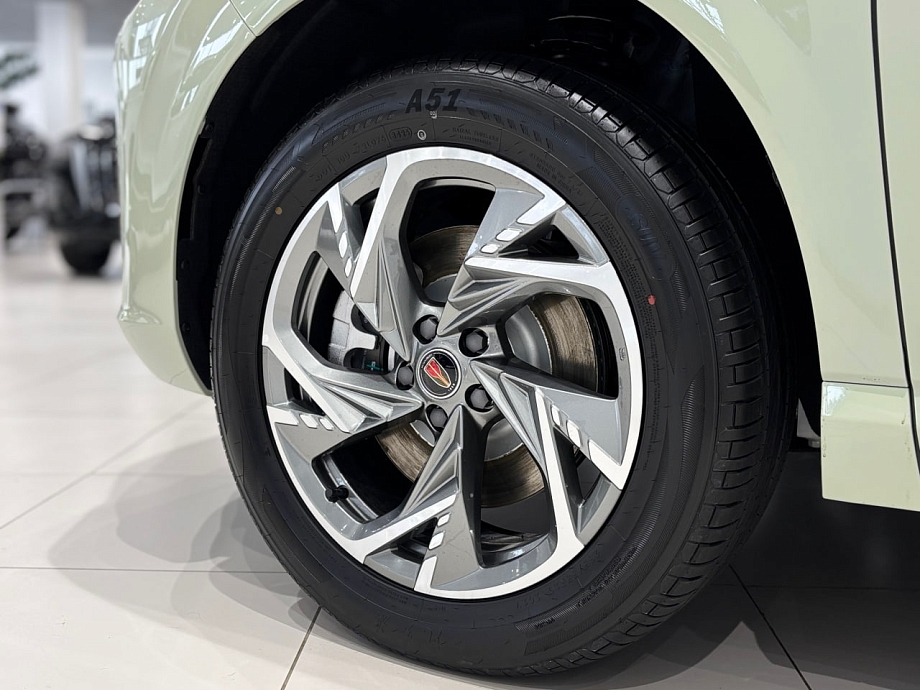 Красное Знамя премиума: почему HONGQI заставляет пересмотреть представления о люксе