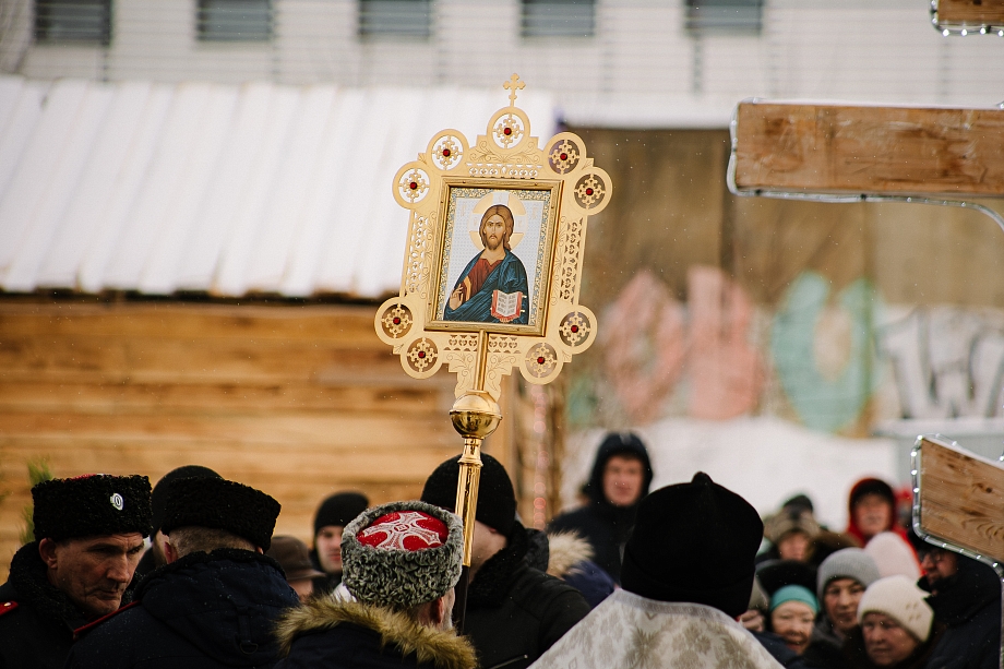 Олег Коробченко окунулся в иордань на Мелекеске в Челнах (фото)