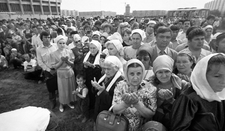 Фото: как в Челнах заложили первый камень соборной мечети в 90-е годы