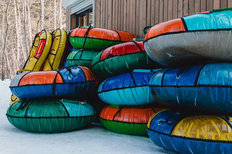 Зима-невидимка: сезон опаздывает, а бизнес платит. Кто и как адаптируется к поздним заморозкам.