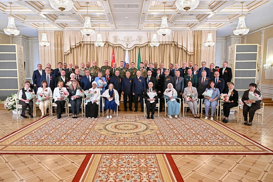 Минниханов вручил Айдару Беляеву орден «За заслуги перед Отечеством» 