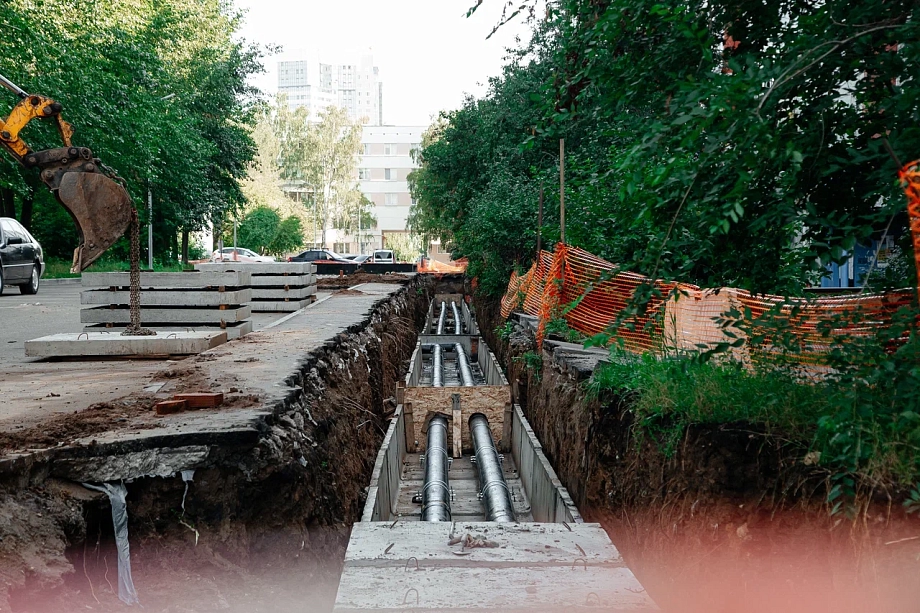 Фото: в Челнах разворошили «свежий» двор – жители добираются до дома по кустам