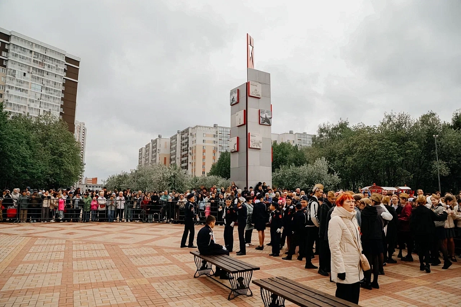 В Челнах почтили память 12 героев, чьи бюсты установлены в парке Победы (фото)