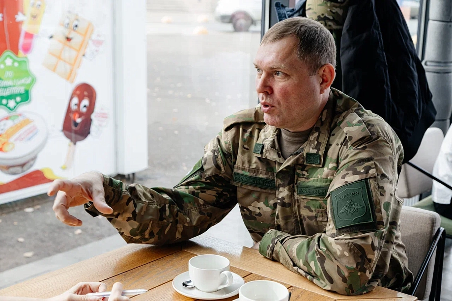 «На детей было жалко смотреть. Деревушка рядом с нами, где бегают мальчики, девочки - у них нет детства»