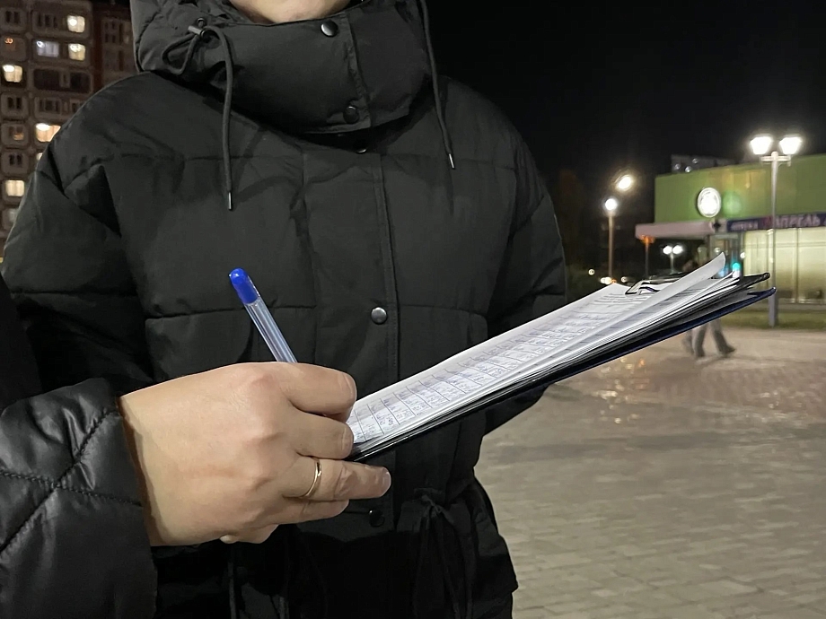 Стоят и днем, и вечером – как идет сбор подписей за пятидневку в Челнах (фото) Стоят и днем, и вечером – как идет сбор подписей за пятидневку в Челнах (фото)