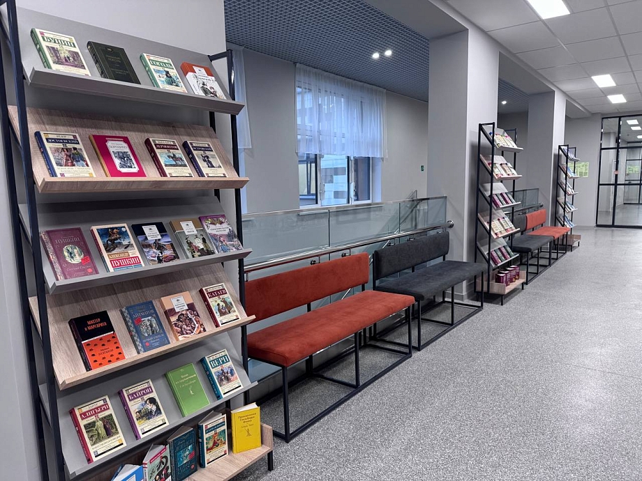 Фото: в Челнах открыли школу с двухъярусным актовым залом и музеем Фото: в Челнах открыли школу с двухъярусным актовым залом и музеем