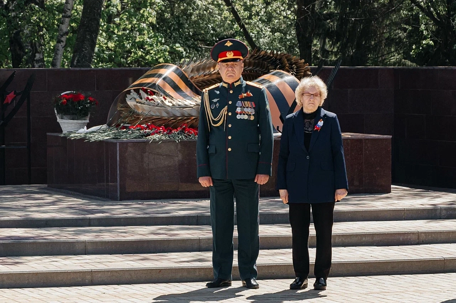 В Челнах торжественно открыли бюст Героя России Сергея Чебнева (фото)