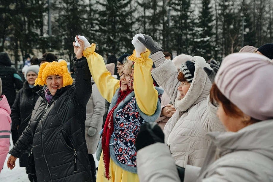 Блины, конкурсы и сжигание чучела: как в Челнах празднуют Масленицу (фото)