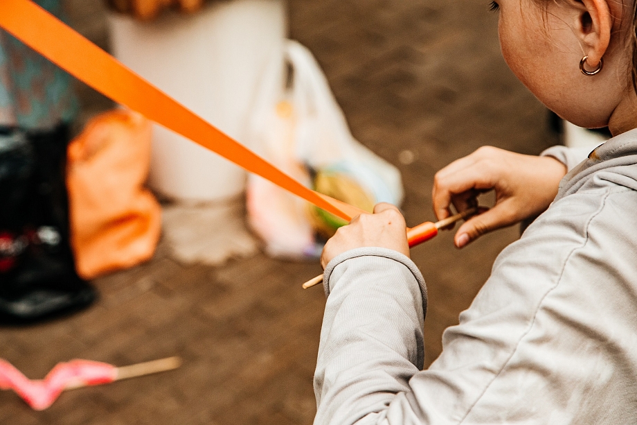 Праздник длиною в лето: в Челнах возрождают детскую игру в «резиночки»
