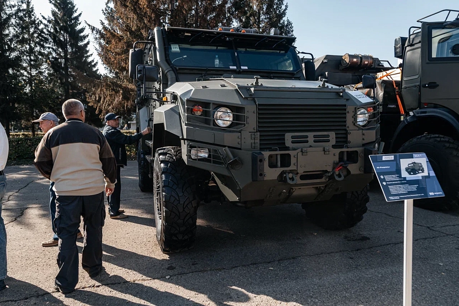 Фото: что еще показали Алиханову на выставке предприятий машиностроения