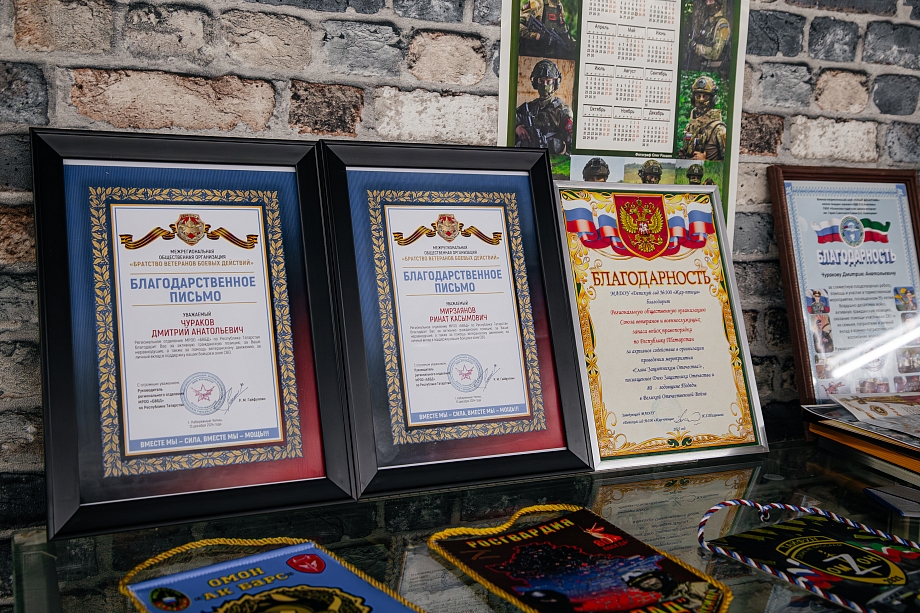 «К краповому берету могут прикасаться лишь те, кто имеет право его носить…и родственники погибшего» «К краповому берету могут прикасаться лишь те, кто имеет право его носить…и родственники погибшего»