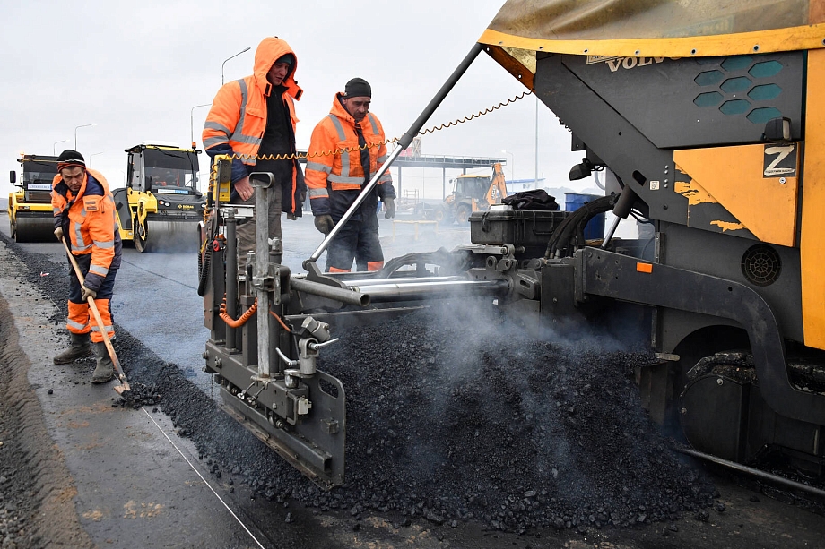 Фото: Рустам Минниханов оценил работы на обходе Челнов и Нижнекамска