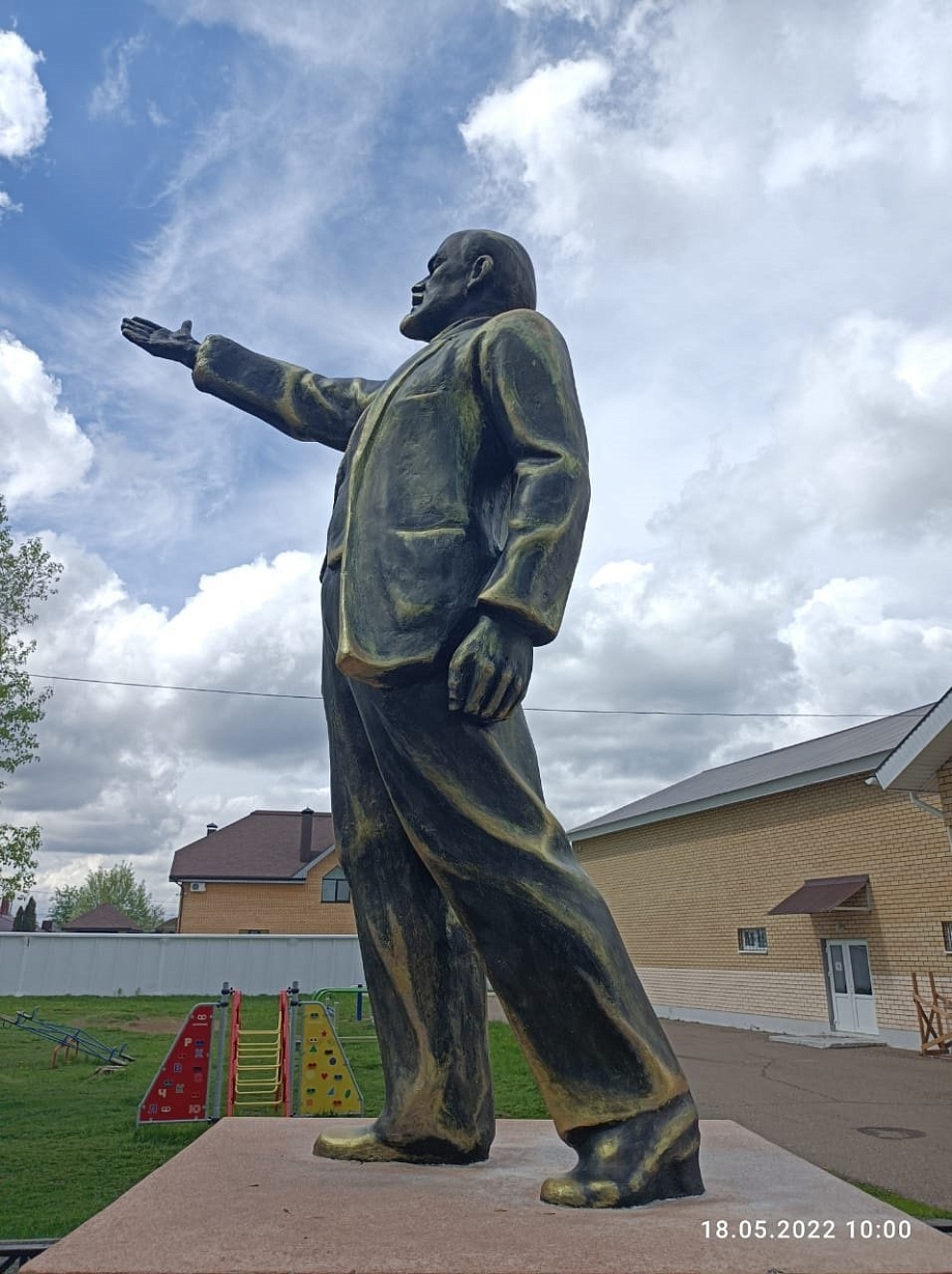 Коммунисты через Казань пытаются спасти от разрушения памятник Ленину в Челнах