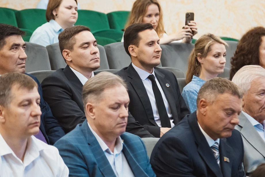 «В большей части нам нужно работать с соседями, в первую очередь с Тукаевским районом. Есть соответствующее поручение раиса к Камилю Назмиеву»
