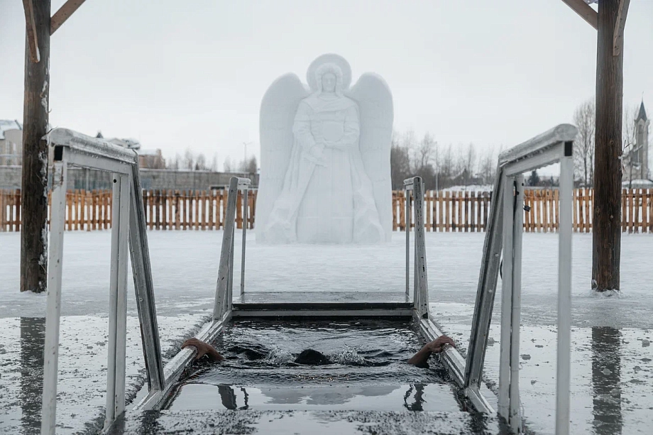 Как в Челнах проходят купания на Крещение Господне (фото)